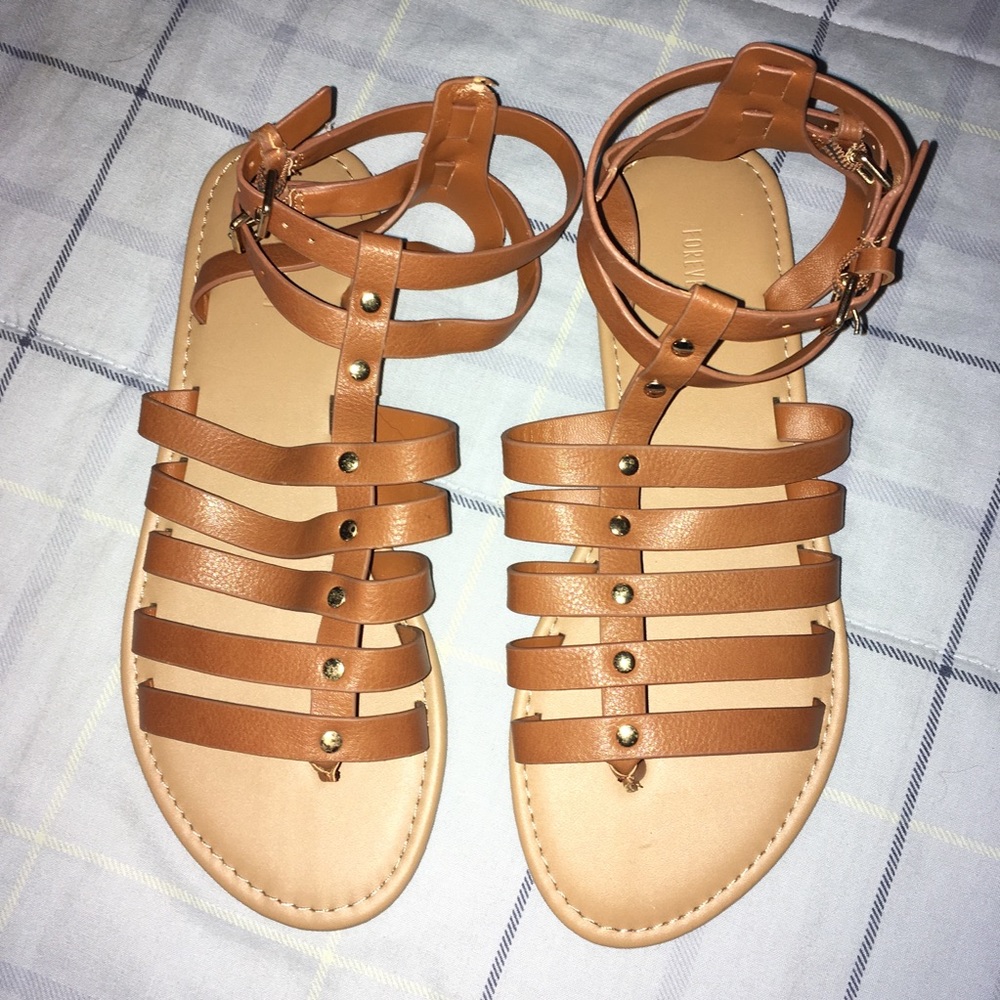 Forever 21 Strappy Sandals ☀️